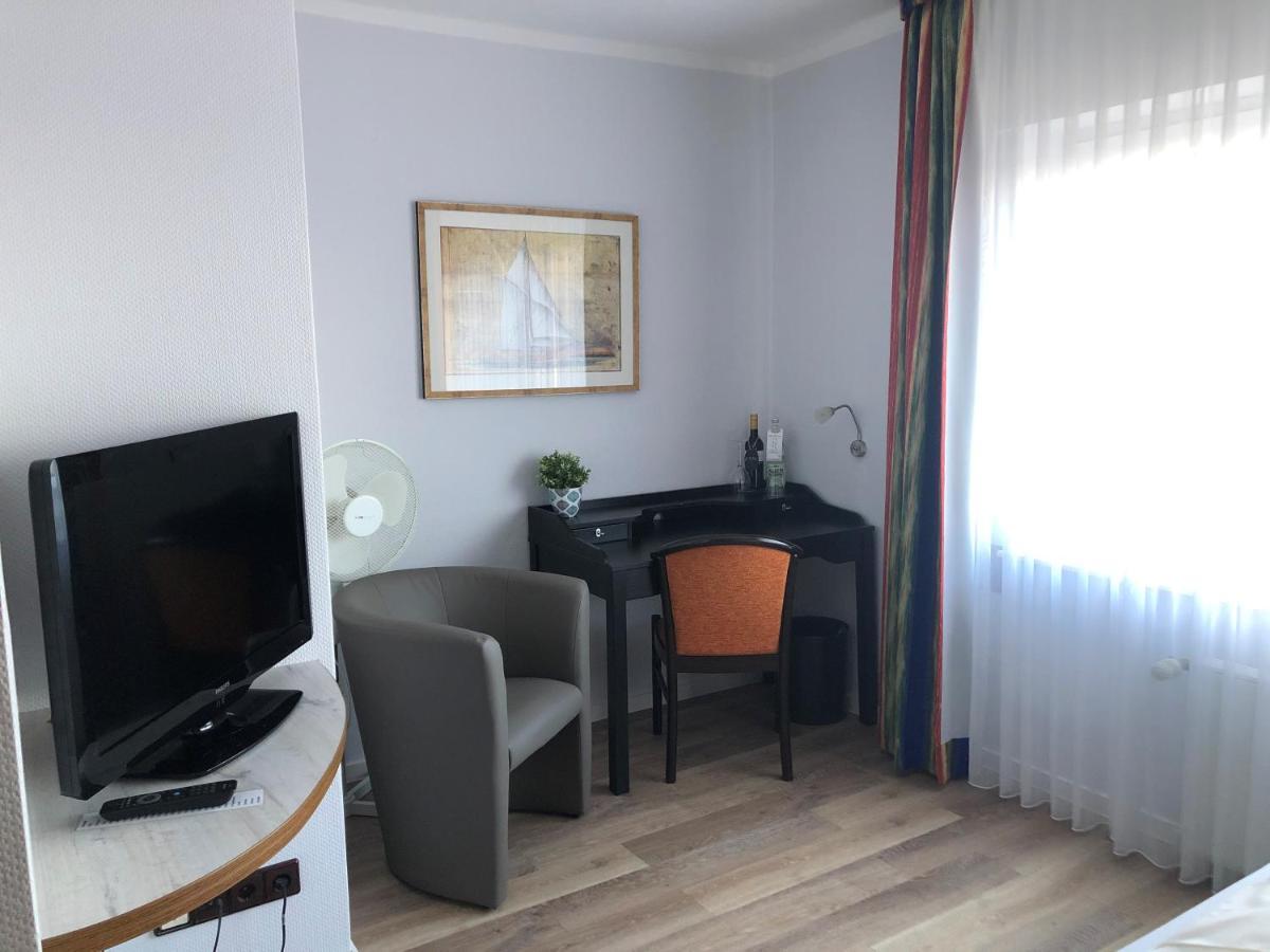 Marc5 Hotel Cadenberge Екстериор снимка